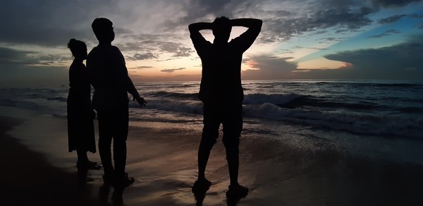 Picture taken from the Besant Nagar beach in adayar on our way ot see the first sunrise in our life